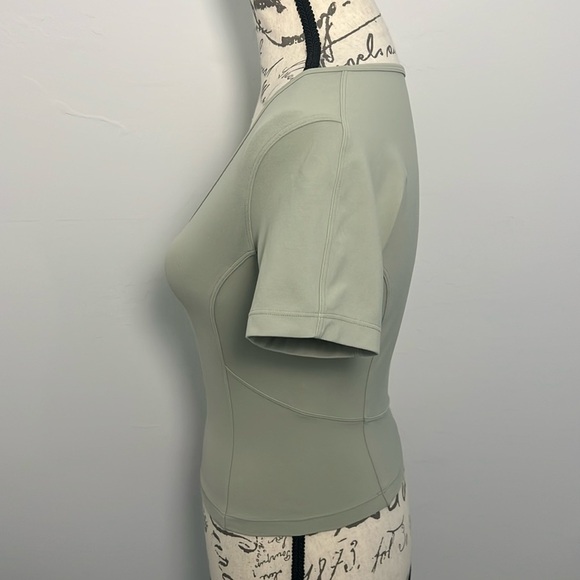 Lululemon Nulu Cropped Slim Yoga Short Sleeve | Green Fern - Picture 5 of 6